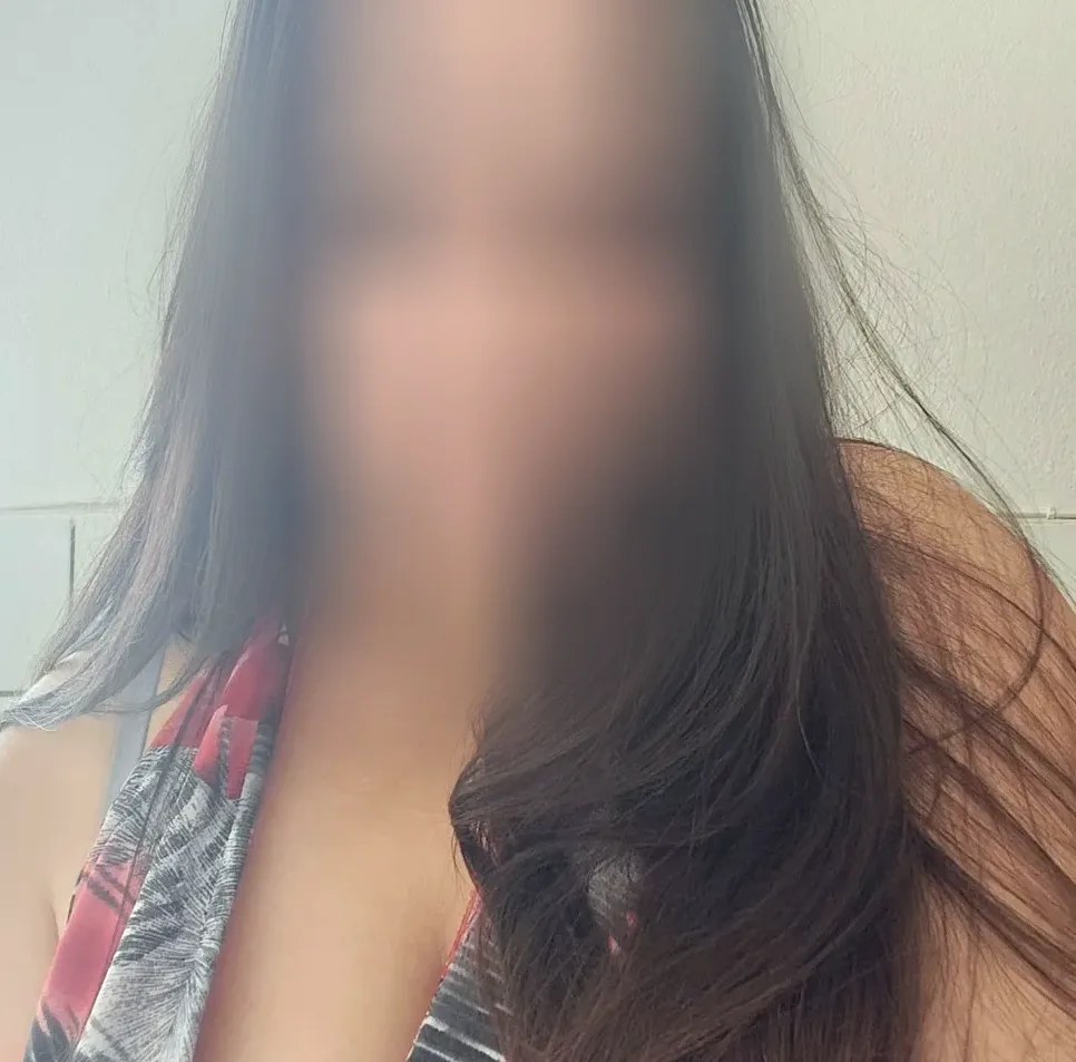 Marina, 25