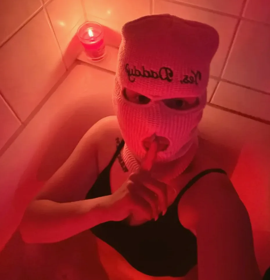 Romy, 27