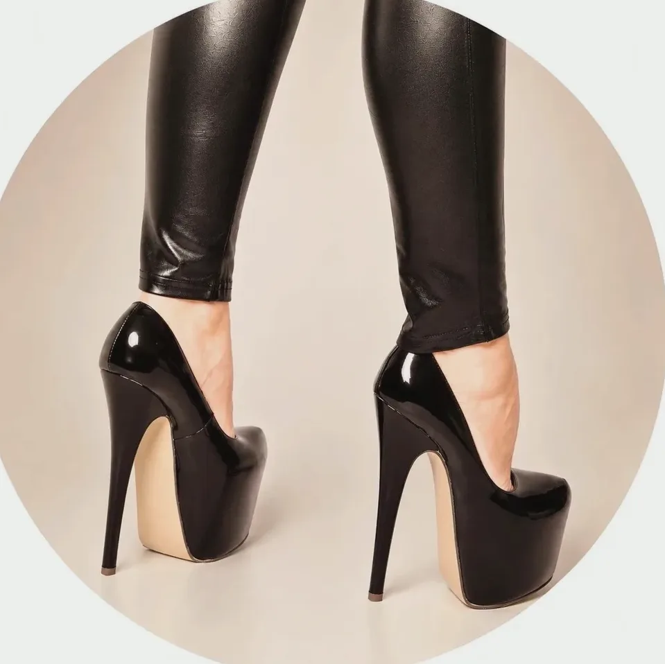 Zeynep, 37
